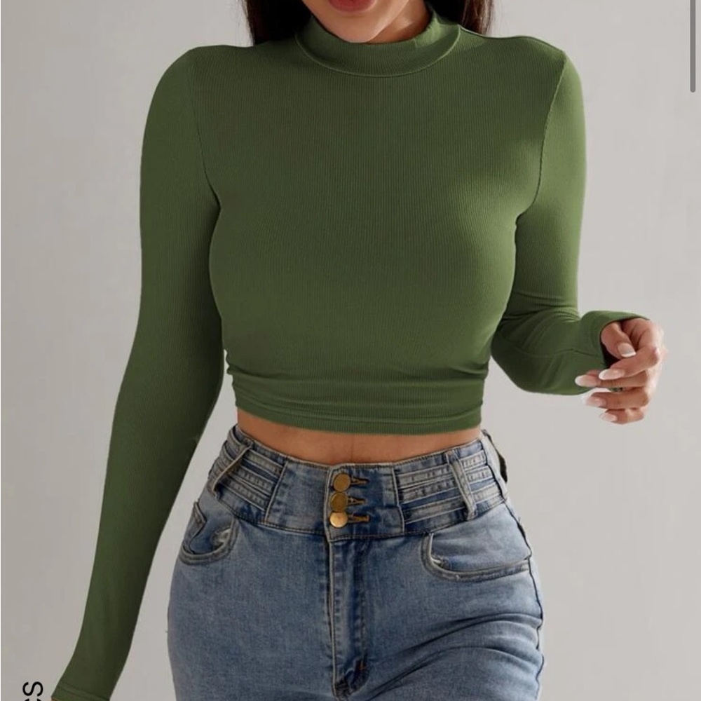 Basic ribbed knit cropped long sleeve